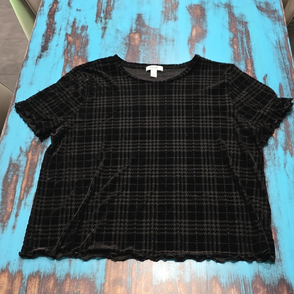 Nine West Black Plaid Short Sleeve Top